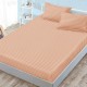 Husa de pat cu elastic 180x200 cm + 2 fete perna Elegance Piersica Husa de pat cu elastic 180x200 cm + 2 fete perna Elegance Piersica